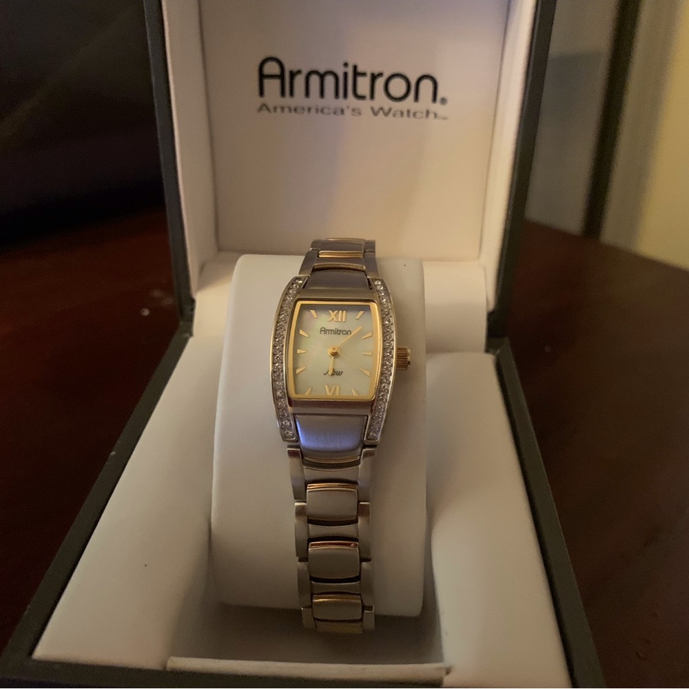 LADIES WATCH